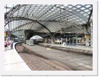 pict5142 * (Germany,Köln), Platform 1, Köln Hauptbahnhof. * 2560 x 1920 * (2.91MB)